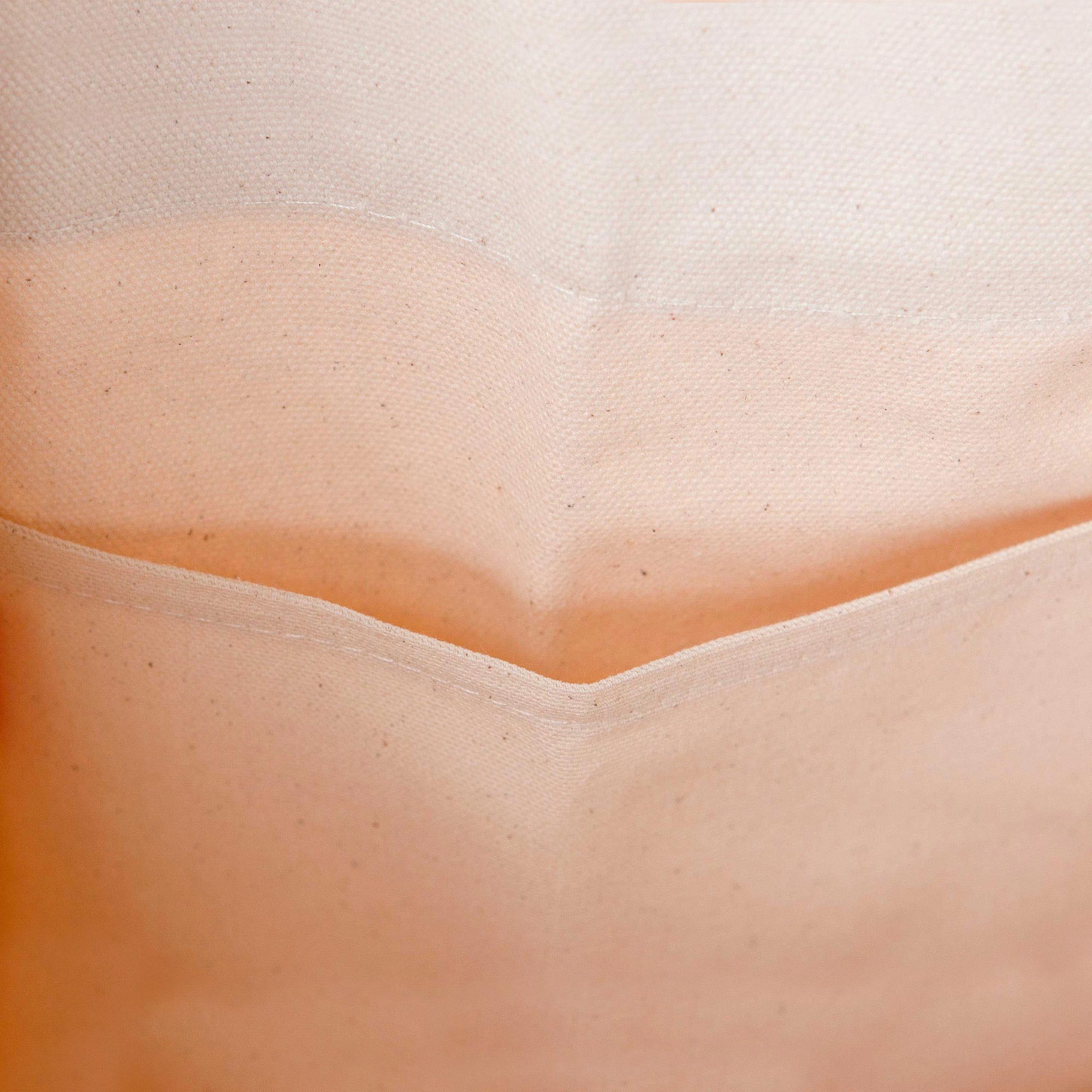 Inner sidewall pocket