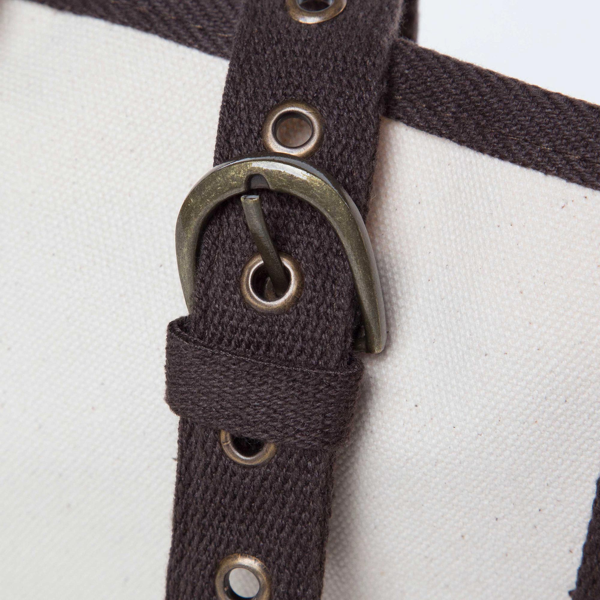 Adjustable buckle closure