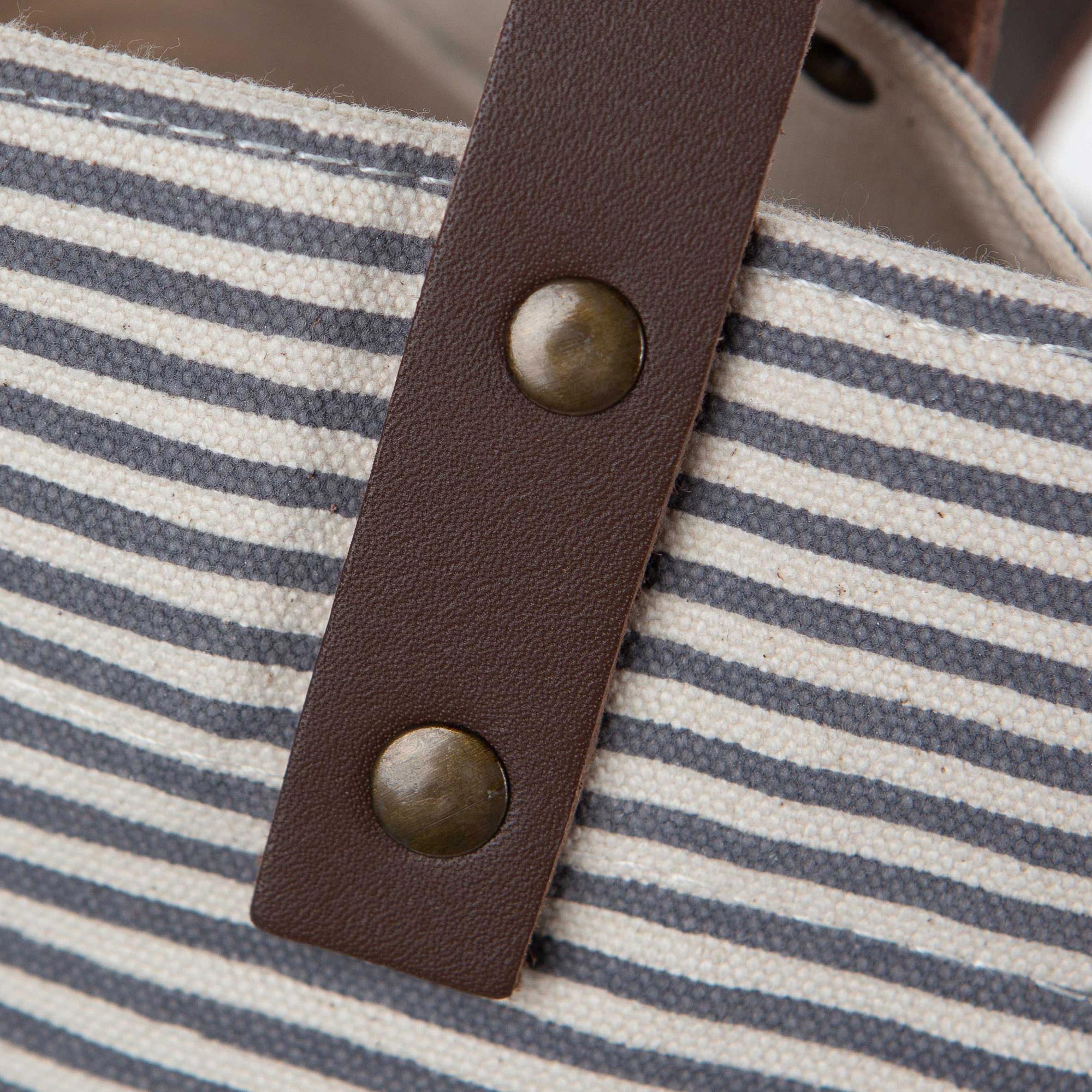 Genuine Leather Handles. Genuine Leather Handles.